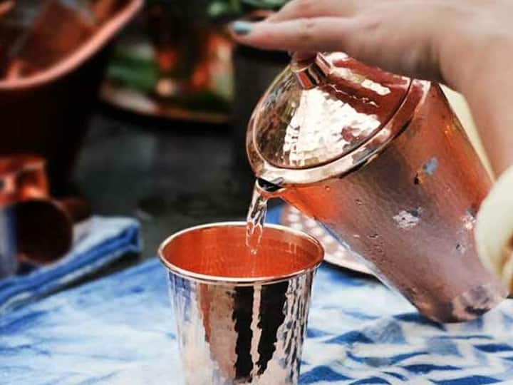 copper vessels water benefits for health and beauty Tambe Ke Bartan Main Rakkha Pani peene ke fayde Copper Vessels: वजन घटाने से लेकर रूप निखारने तक, तांबे के बर्तन में रखा पानी पीने के हैं कई फायदे