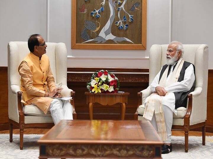 Madhya Pradesh CM Shivraj Singh Chouhan meets PM Modi, Discuss on development issues PM मोदी से मिले सीएम शिवराज, एक घंटे चली मुलाकात, जानिए किन मुद्दों पर हुई बातचीत