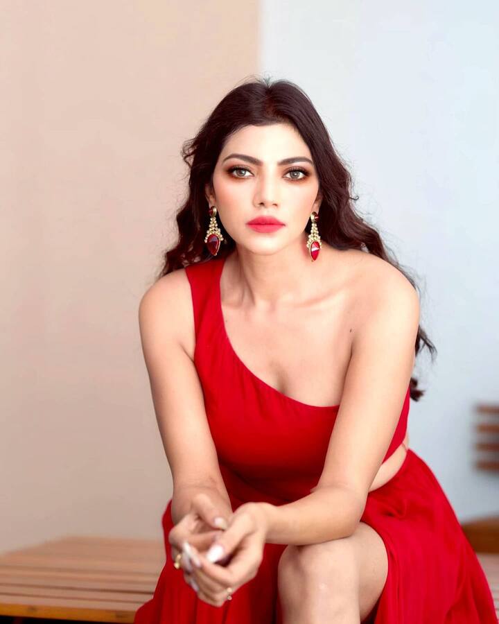 (Photo source:Instagram)నటనతో పాటూ మోడలింగ్ అన్న చాలా ఇష్టమని చెబుతోంది లహరి.