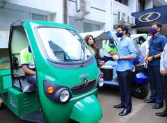 ठाकरे कुटुंबातूनच राजकारणाचा वारसा मिळालेले पर्यावरण मंत्री आदित्य ठाकरे यांनी काल पुणे शहराला भेट देऊन पर्यावरण संदर्भात विविध विषयांचा आढावा घेतला!