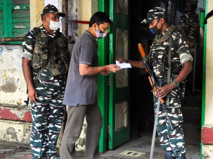 कांग्रेस ने समसेरगंज सीट के नौ बूथ पर फिर से मतदान कराने की मांग की है. निर्वाचन आयोग को अभी तक 97 शिकायतें मिली हैं जिनमें से 91 को खारिज कर दिया गया है. इन 97 में से 85 शिकायतें भवानीपुर सीट पर उपचुनाव से जुड़ी हुई थीं.