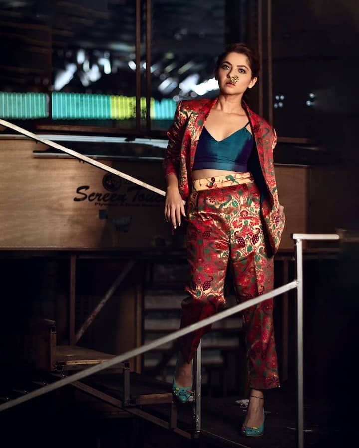 सध्या सोनाली तिच्या नव्या फोटोशूटमुळं चर्चेत आहे. (Photo:@sonalee18588/IG)