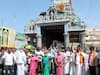 கோயில்களை முழுமையாக திறக்க கோரி சுவாமி மலையில் பக்தர்கள் மற்றும் வணிகர்கள் போராட்டம்