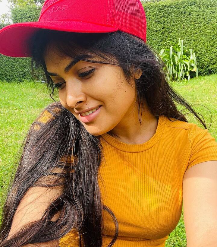 (Photo source: Instagram) నిత్యం ఫోటో షూట్ లతో బిజీగా ఉంటోంది దివి.