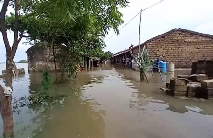 Saurashtra flood : flood in some villages after Mangrol Taluka heavy rain  , Ghed villages disconnect junagadh: માંગરોળના સામરડામાં ઘરોમાં ઘૂસ્યા પૂરના પાણી, ઘેડ પંથકના ગામોનો સંપર્ક તૂટ્યો