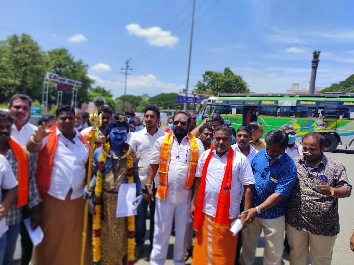 Salem: Kottai Mariamman temple can be flooded quickly '- Petition to the Collector of the Hindu Maha Sabha ’கோட்டை  மாரியம்மன் கோயில் குடமுழுக்கை விரைந்து நடத்துக’ - இந்து மகா சபாவினர் ஆட்சியரிடம் மனு