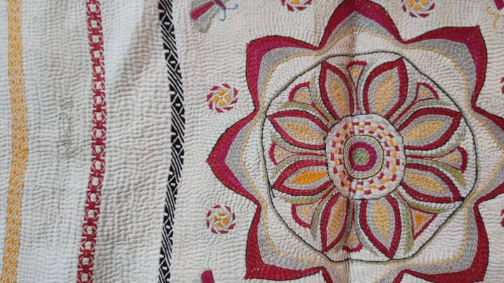 ৭৫ বছরে পূর্ব কলিকাতা সর্বজনীন। এবারের থিম নকশিকাঁথা