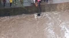 Junagadh : વિલીંગ્ડન ડેમ ખાતે ડૂબી રહેલા યુવકનું મહિલાઓએ કેવી રીતે કર્યું રેસ્ક્યૂ, જૂઓ Live Video