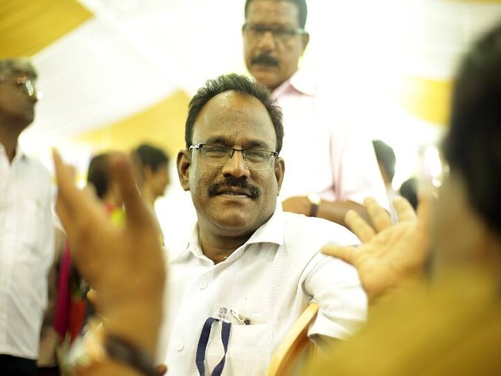 Writer Imayam says Look at me as a Tamil writer, not a Dalit writer Writer Imayam : ’என்னை தமிழ் எழுத்தாளனாக பாருங்கள், தலித் எழுத்தாளனாக அல்ல’ ஆதங்கப்பட்ட எழுத்தாளர் இமயம்..!