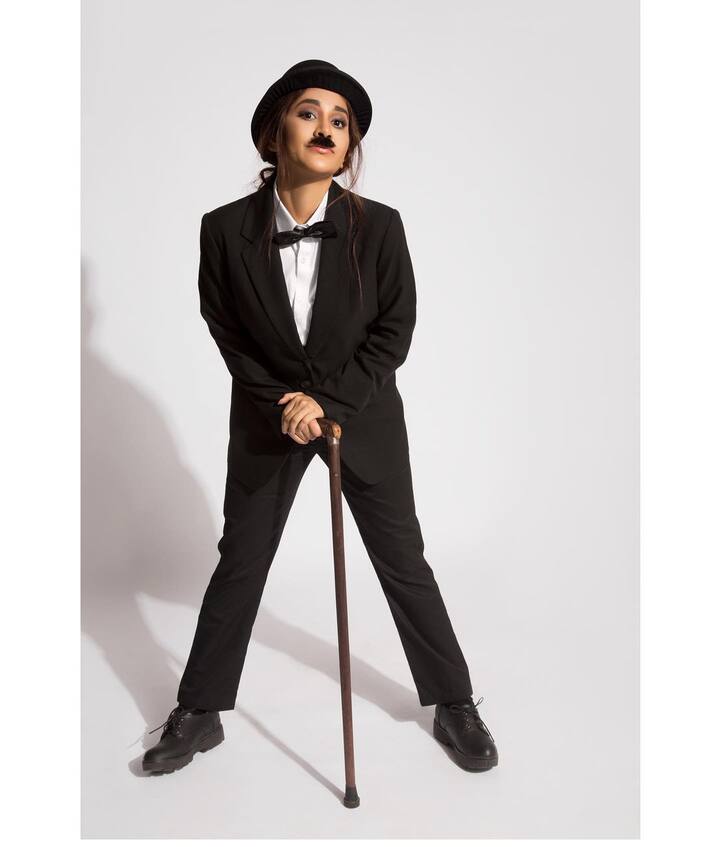 (Image credit: Instagram) హాట్ బ్యూటీ నభా నటేష్ ఈసారి ఎందుకో రూటు మార్చింది.