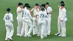 প্রথম দিনে বৃষ্টির দাপট, সেঞ্চুরির মুখে স্মৃতি