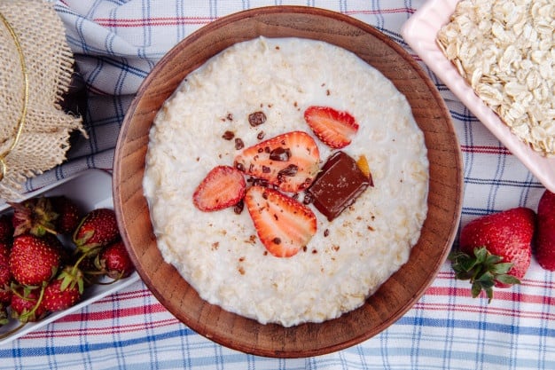 health tips benefits of eating sweet porridge for breakfast Health Tips : नाश्त्यामध्ये खा लापशी, शरीरात दिवसभर राहील ऊर्जा