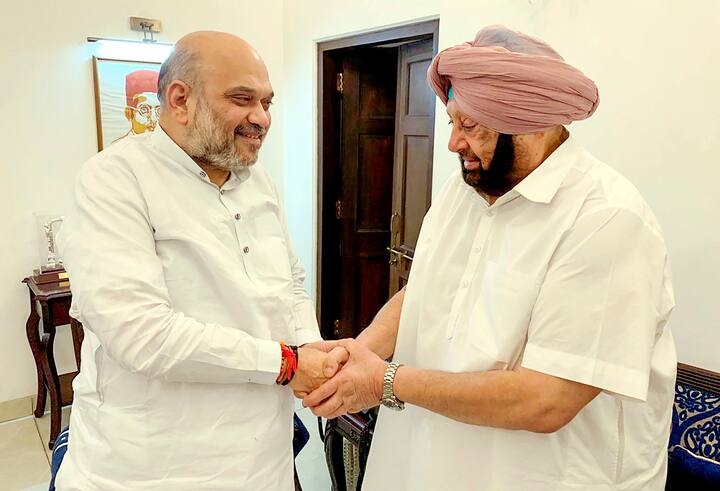 Punjab Update: Congress leader Amarinder Singh meets Amit Shah, sparking off rumours कैप्टन-शाह की मुलाकात से बढ़ी सियासी हलचल, पंजाब में अमरिंदर पर दांव लगा सकती है BJP- सूत्र