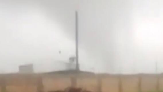 રાજકોટ: જેતપુરમાં વિકરાળ વાવાઝોડું, 10 ફેકટરીઓમાં નુકસાન