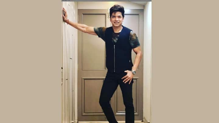 'ডন' ছবির টাইটেল সং 'মুঝকো প্যাহেচানলো'।