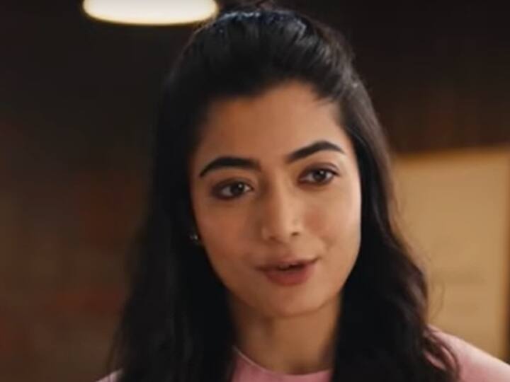 Feminists And Fans Angry About Pushapa Heroin Rashmikas Recent Commercial Rashmika: అండర్‌వేర్‌ను అలా చూసి అడ్డంగా బుక్కైన రష్మిక.. ఆ ప్రకటనపై నెటిజనులు ఆగ్రహం