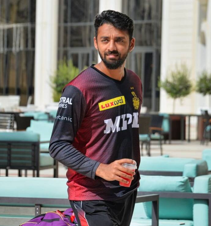 போட்டி இன்று நடைபெறும் துபாய் சர்வதேச கிரிக்கெட் மைதானத்தில் இரு அணிகளும் மோதிக்கொள்வது இதுவே முதன்முறை ஆகும்.