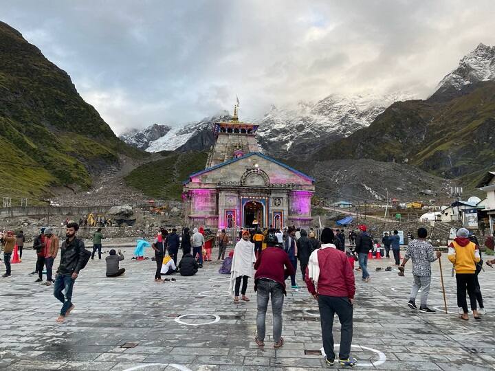 After weather clearence large number of devotees reached Kedarnath Dham ann Kedarnath Yatra 2021: मौसम साफ होते ही केदारनाथ धाम में उमड़ी भक्तों की भीड़, 12 हजार से ज्यादा तीर्थयात्री हुए रवाना