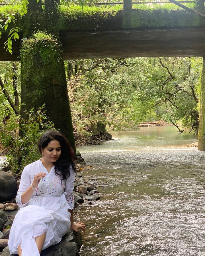 (Photo Courtesy: Instagram) తన స్నేహితురాళ్లు పద్మజ, అన్నపూర్ణలతో ఎంజాయ్ చేస్తున్నట్లు సునీత చెప్పుకొచ్చింది. 