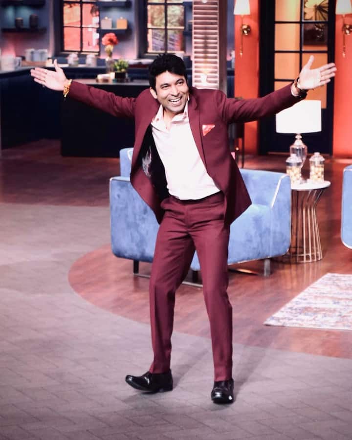 द कपिल शर्मा शो (The Kapil Sharma Show) में चंदन प्रभाकर (Chandan Prabhakar) पिछले कई सालों से ‘चंदू चायवाले’ का किरदार निभाते आ रहे हैं जिनका खूब मजाक उड़ाया जाता है. लेकिन आप इन्हें हल्के में लेने की बिल्कुल गलती ना करें. (फोटो – सोशल मीडिया)