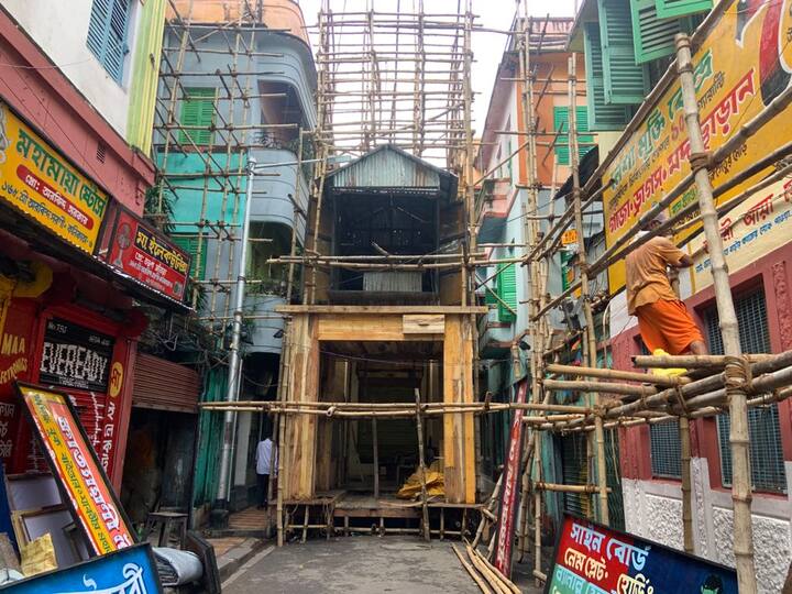 নলিন সরকার স্ট্রিটের দুর্গাপুজো এবার পদার্পণ করছে ৯১ তম বর্ষে।