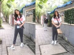 Rhea Chakraborty: বিগ বস-এ এন্ট্রির আগে স্যালোঁ-র বাইরে স্টাইলিস রিয়া চক্রবর্তী, নজর কাড়ল টি শার্টের ক্যাপশন