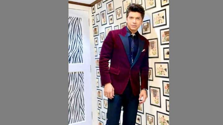 'ওম শান্তি ওম' ছবির জনপ্রিয় গান 'সুননেওয়ালো সুনো অ্যায়সা ভি হোতা হ্যায়'।