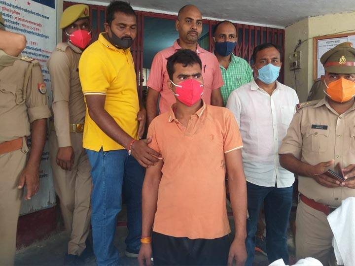 UP Crime News: गोंडा पुलिस ने तिहरे हत्याकांड में किया खुलासा, पति ने पत्नी और दो बच्चों को उतारा था मौत के घाट Gonda Police solved Triple murder case and arrested accused ann UP Crime News: गोंडा पुलिस ने तिहरे हत्याकांड में किया खुलासा, पति ने पत्नी और दो बच्चों को उतारा था मौत के घाट