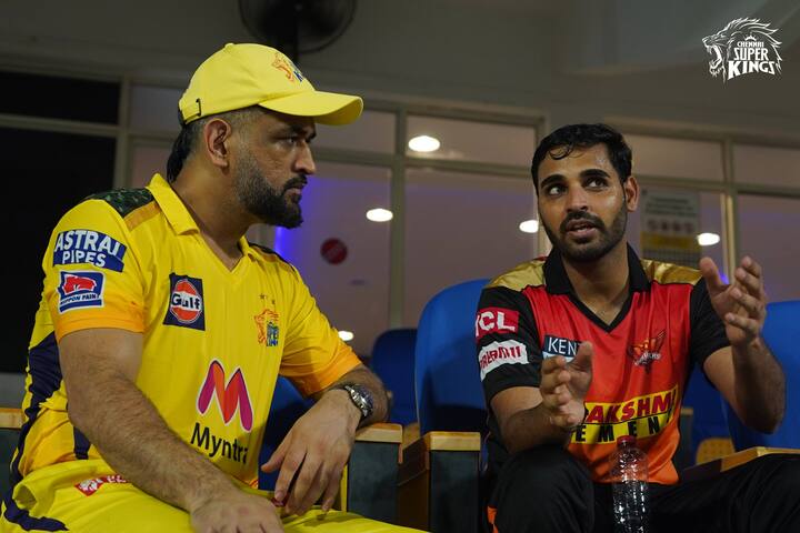 ధోనీతో భువీ ముచ్చట్లు