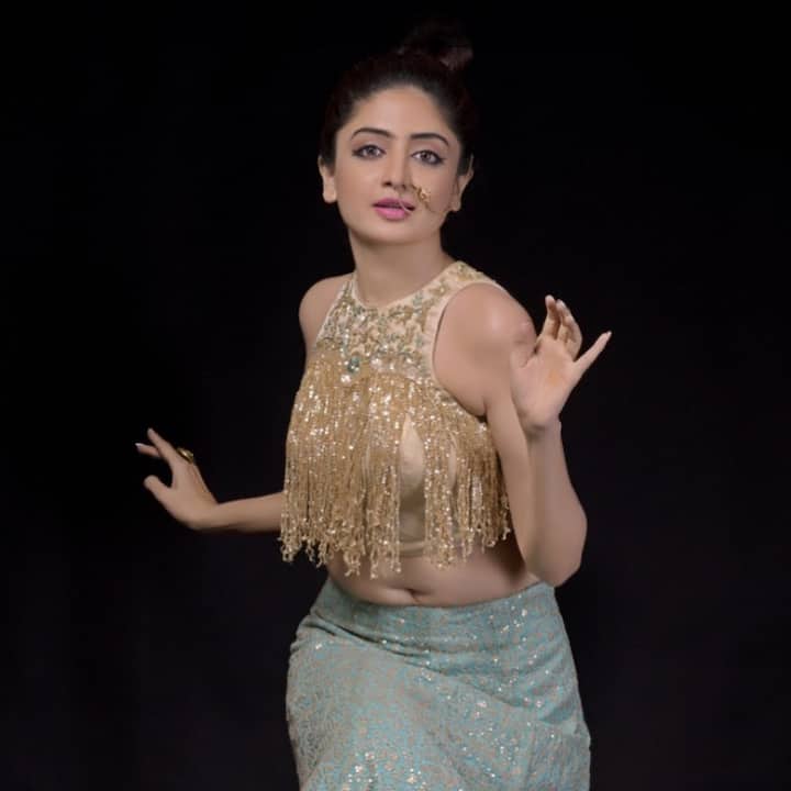 ప్రస్తుతం పూనమ్ చేతిలో సినిమాలు లేవు. కానీ, ఎప్పటికప్పుడు ఫొటో షూట్స్, ట్వీట్లతో తన ఫాలోవర్లను అలరిస్తూనే ఉంటోంది. - Image Credit: Poonam Kaur/Instagram