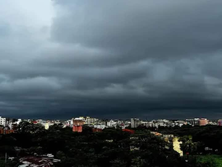 West Bengal Rain: बारिश से बेहाल पश्चिम बंगाल, जगह-जगह जलजमाव, तीन लाख लोगों को सुरक्षित जगह पहुंचाया गया