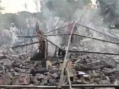 UP: अवैध रूप से पटाखे बनाते समय विस्फोट, चार लोगों की मौत, 10 घायल, धमाके से इमारत धराशायी