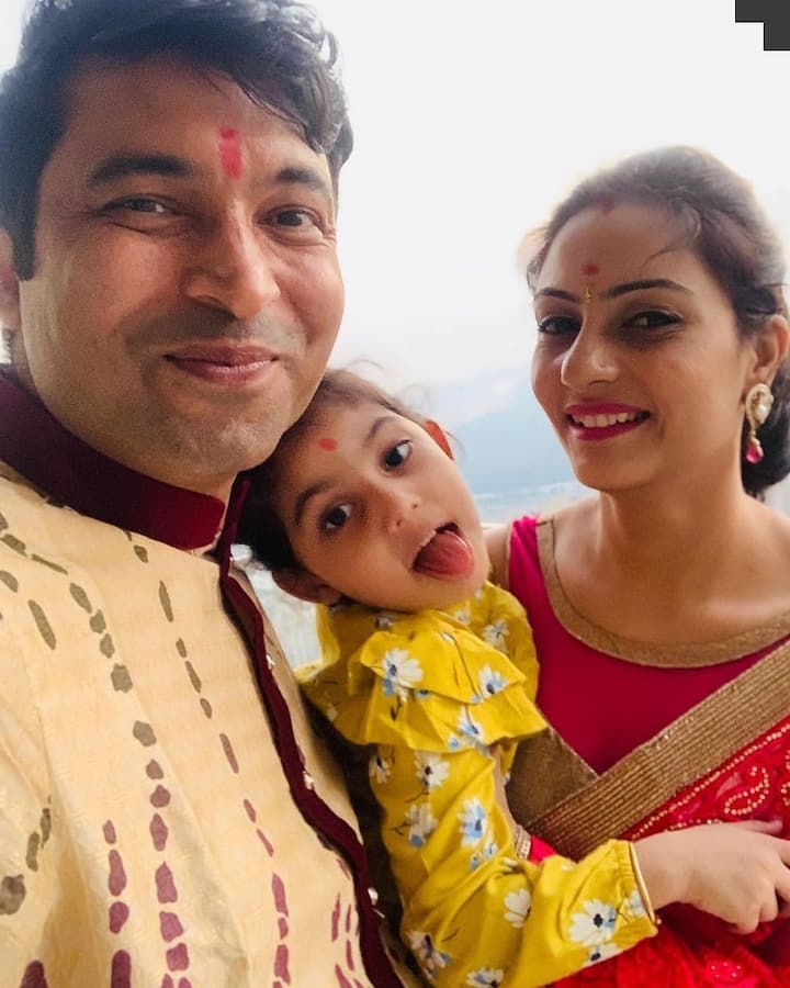 शो में भले ही चंदू कैसे भी रहता हो लेकिन असल जिंदगी में चंदन प्रभाकर आलीशान जिंदगी जीते हैं. (फोटो – सोशल मीडिया)