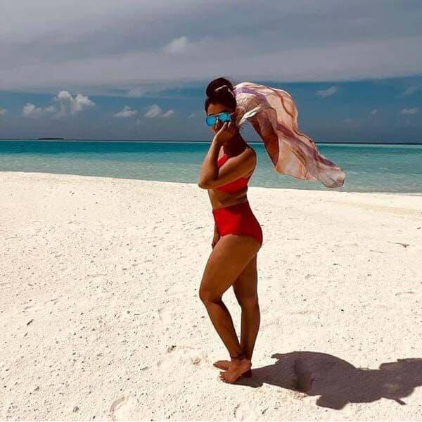 मालदीव में एक बार फिर रुबीना दिलैक का ग्लैमरस लुक देखने को मिला है.