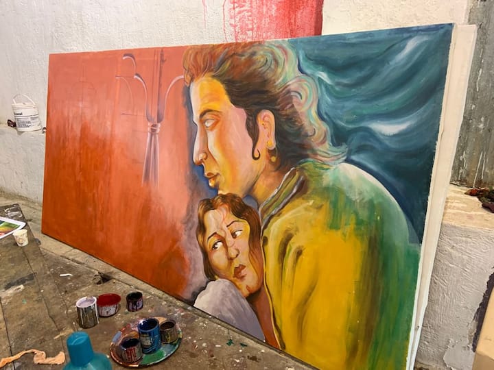 আগে কোনও ছবি মুক্তির সময় সিনেমা হলগুলো সেজে উঠত নায়কদের ছবিতে।