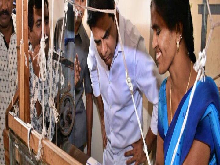 Telangana Batukamma sarees distribution started minister ktr says 3.9 crore sarees distributed up to now Batukamma Sarees: తెలంగాణ ఆడపడుచులకు పండుగ కానుక.. బతుకమ్మ చీరల పంపిణీ ప్రారంభం... నేతన్నల జీవనస్థితి మారిందన్న మంత్రి కేటీఆర్