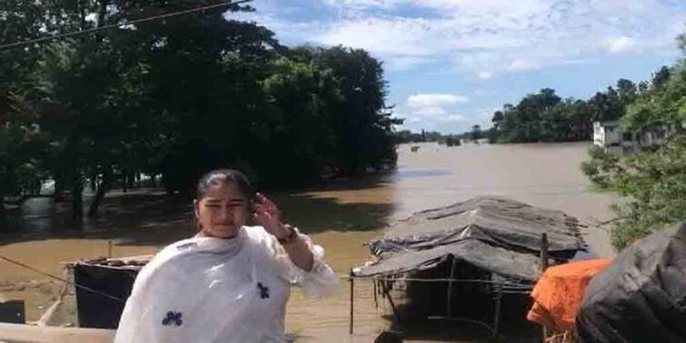 Hooghly South Bengal Flood Situation Central team did 'recce' a week before DVC released water, claims Arambagh TMC MP Aparupa Poddar  Hooghly Flood: 'কতটা জল ছাড়লে ভাসবে এলাকা, আগে দেখে যায় কেন্দ্রীয় প্রতিনিধিদল', আরামবাগে দাবি অপরূপার, কটাক্ষ বিজেপির