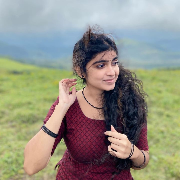 ஒரு மொழி இல்லாமல் ஒரு மொழி இல்லாமல் மௌளனமாகிறேன்