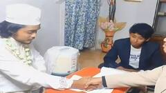 Indonesia : तरुणाने केलं चक्क राईस कुकरसोबत लग्न, फक्त भातच शिजवतो म्हणून घटस्फोटही घेतला