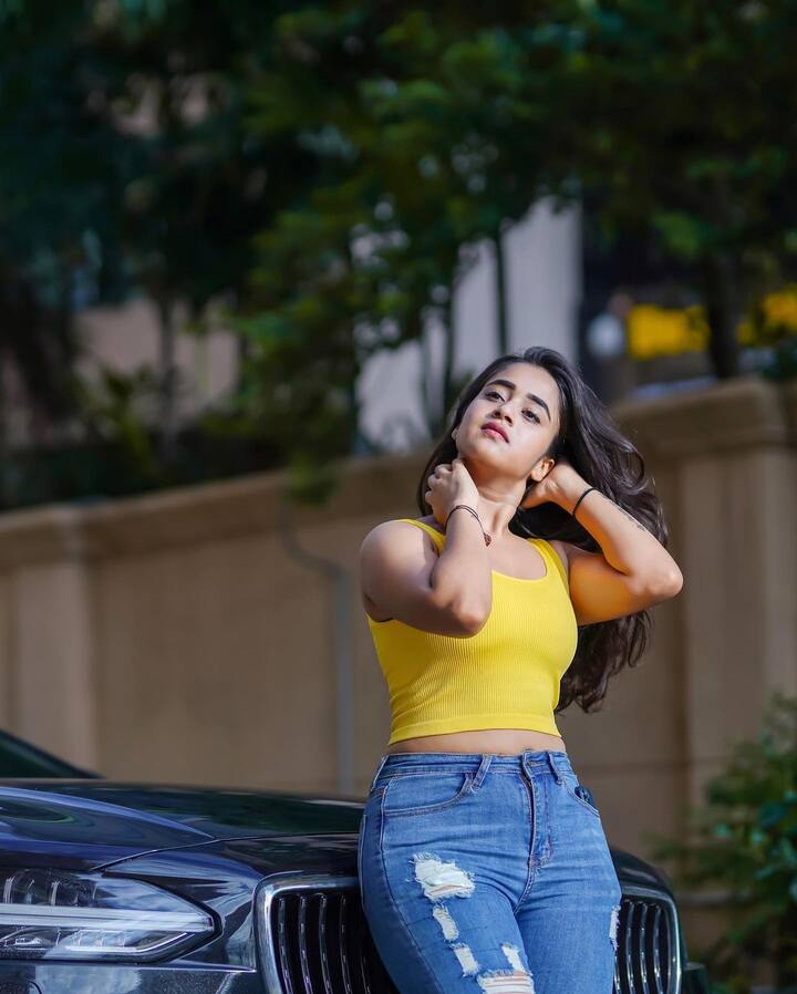 (Image credit: Instagram) దీప్తి తన ఫోటోలను అభిమానులతో ఎప్పటికప్పుడు పంచుకుంటుంది.