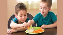 Kids Superfood: সঠিক শারীরিক এবং মানসিক বিকাশের জন্য শিশুদের খাবার তালিকায় যেগুলো অবশ্যই রাখবেন