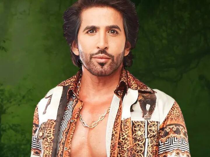 Vishal Kotian, who has worked in shows like 'Akbar Birbal' and 'Vignharta Ganesh', is participating in Salman Khan's 'Bigg Bos 15'. It remains to be seen if he can claim victory or not. (PIC Credit: VOOT Select's Instagram)