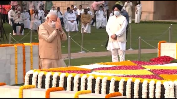 Gandhi Jayanti : राजघाटावर महात्मा गांधींना अभिवादन, पंतप्रधान नरेंद्र मोदींकडून आदरांजली