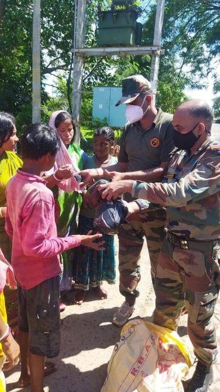 রাজ্যের একাধিক জেলায় বন্যা পরিস্থিতি, দুর্গতদের উদ্ধারে নামল সেনা