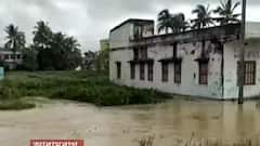 Flood Situation: ভারী বৃষ্টির জেরে ভাঙছে একের পর এক বাঁধ, জেলায় জেলায় বন্যা পরিস্থিতি | Bangla News
