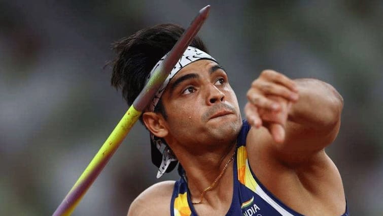 Neeraj Chopra shadow practices his javelin throwing moves underwater Neeraj Chopra: জলের তলায় অভিনব অনুশীলন শুরু নীরজের, পোস্ট করলেন ভিডিও