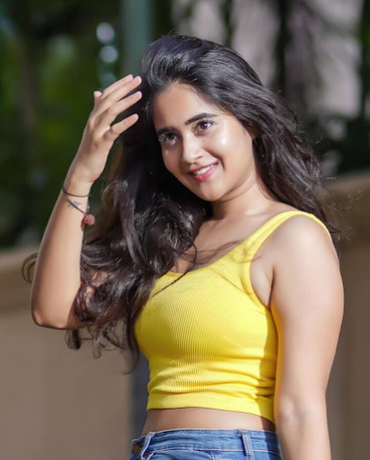 (Image credit: Instagram) దీప్తి సునైన క్యూట్ పిక్స్