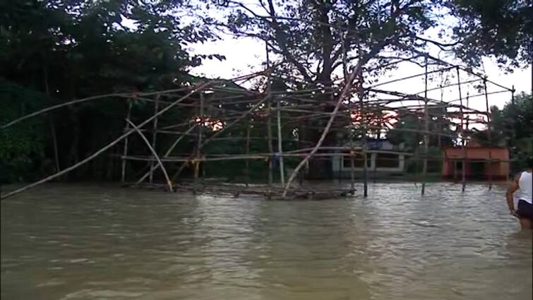 Howrah Flood a vast area of Udaynarayanpur under water, child dies after falling into water Howrah Flood: বানভাসি উদয়নারায়ণপুর, জলে পড়ে মৃত্যু শিশুর