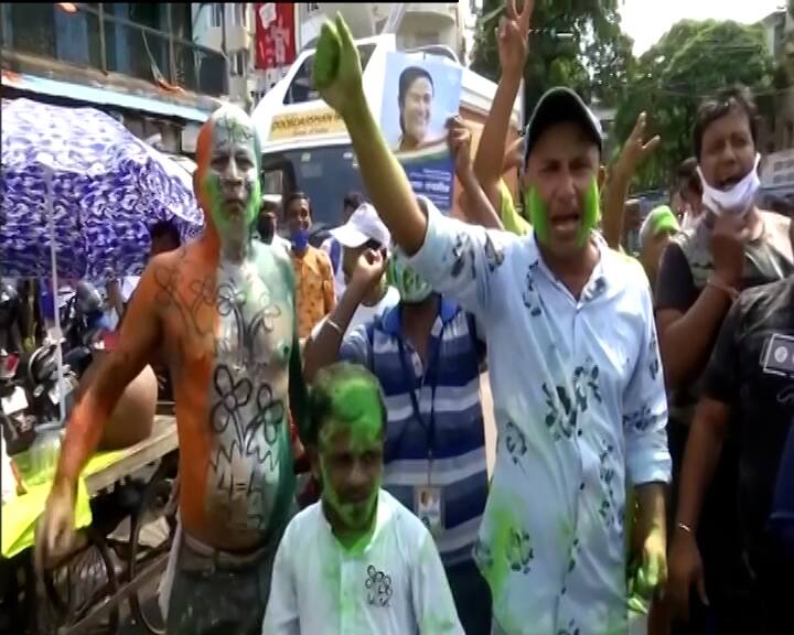 সকাল থেকেই সেলিব্রেশনের ছবি রাজ্যজুড়ে।