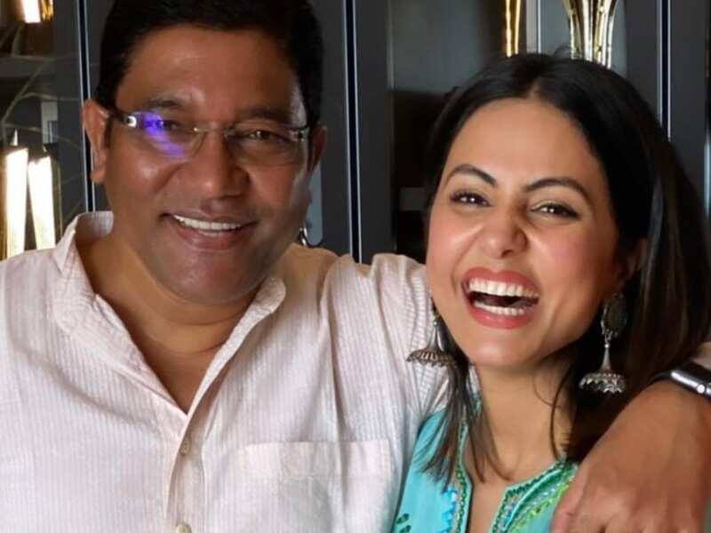 बर्थडे पर पिता को याद कर फिर भावुक हुई Hina Khan, इमोशनल नोट शेयर कर लिखा- आज आपकी प्रिंसेस का बर्थडे है डैड Hina Khan remembered her father on her birthday shared an emotional note and wrote Today is your princesss birthday dad बर्थडे पर पिता को याद कर फिर भावुक हुई Hina Khan, इमोशनल नोट शेयर कर लिखा- आज आपकी प्रिंसेस का बर्थडे है डैड